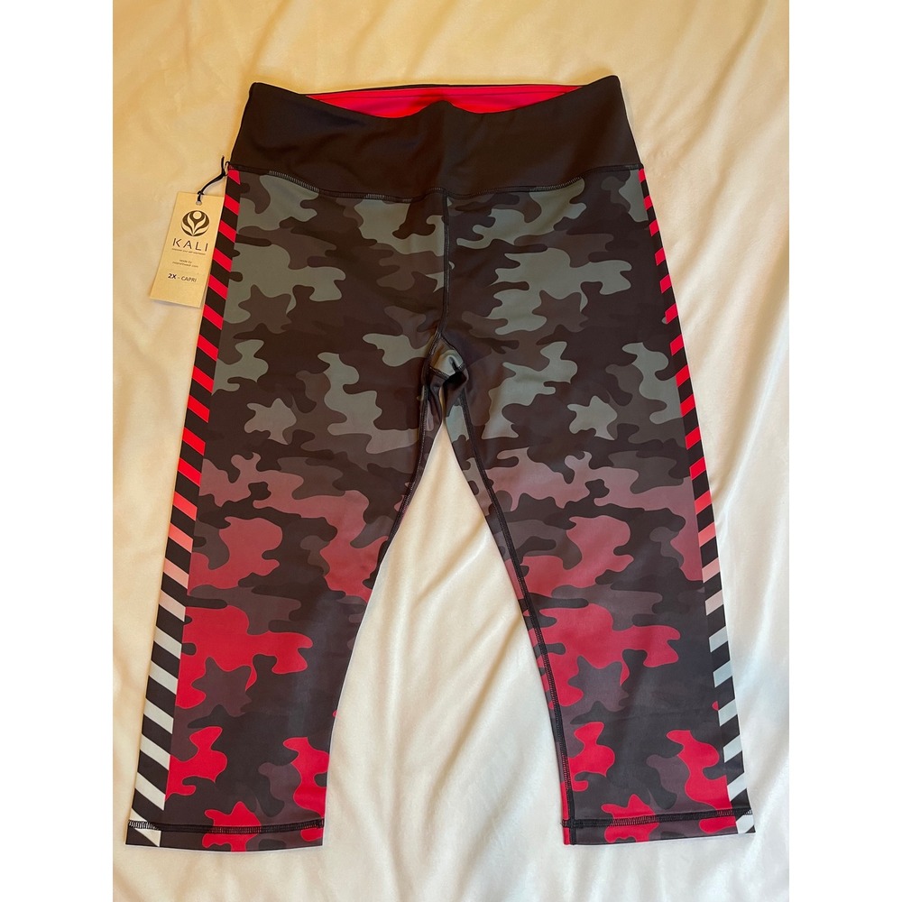Kali Miami Fitwear Womens 2X Capri Leggings Red Grey Camo‎ Athletic NWT